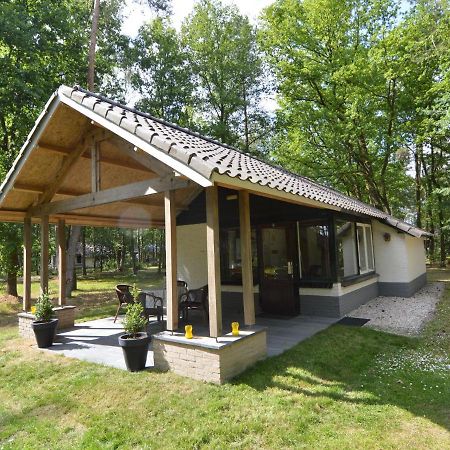 Detached Bungalow With Lovely Covered Terrace In A Nature Rich Holiday Park Stramproy 外观 照片
