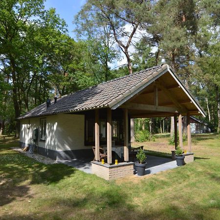 Detached Bungalow With Lovely Covered Terrace In A Nature Rich Holiday Park Stramproy 外观 照片