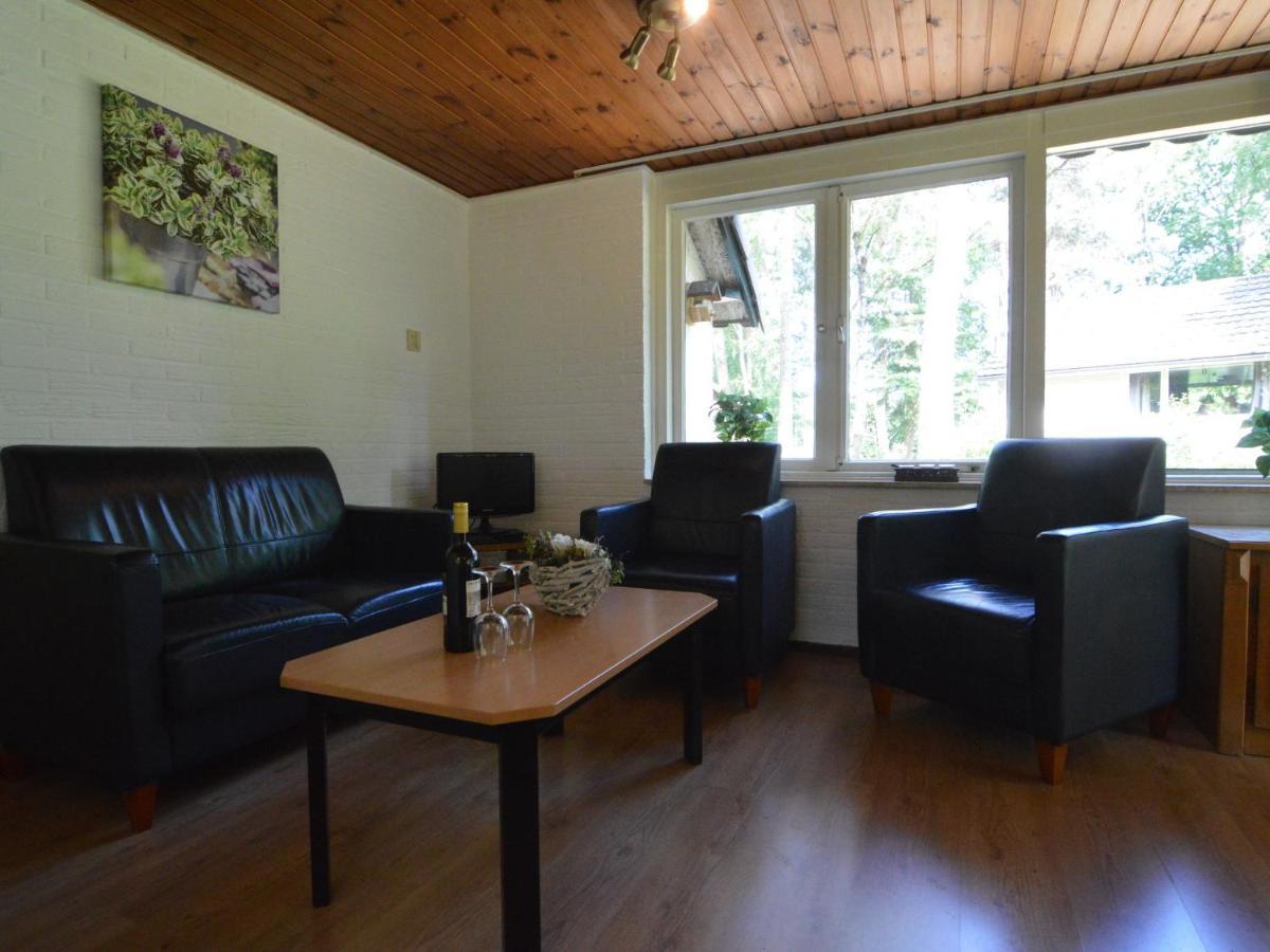 Detached Bungalow With Lovely Covered Terrace In A Nature Rich Holiday Park Stramproy 外观 照片