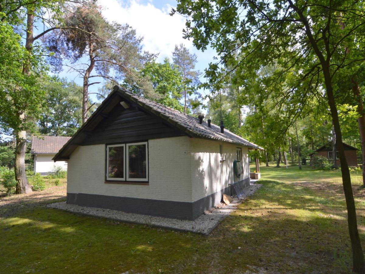 Detached Bungalow With Lovely Covered Terrace In A Nature Rich Holiday Park Stramproy 外观 照片