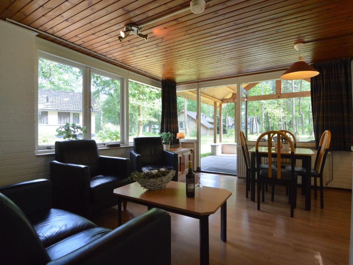 Detached Bungalow With Lovely Covered Terrace In A Nature Rich Holiday Park Stramproy 外观 照片