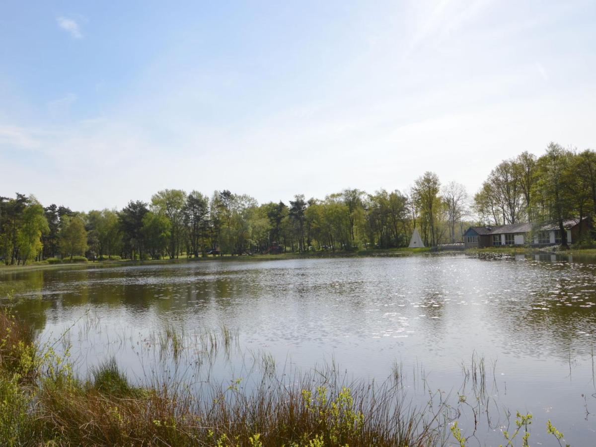 Detached Bungalow With Lovely Covered Terrace In A Nature Rich Holiday Park Stramproy 外观 照片