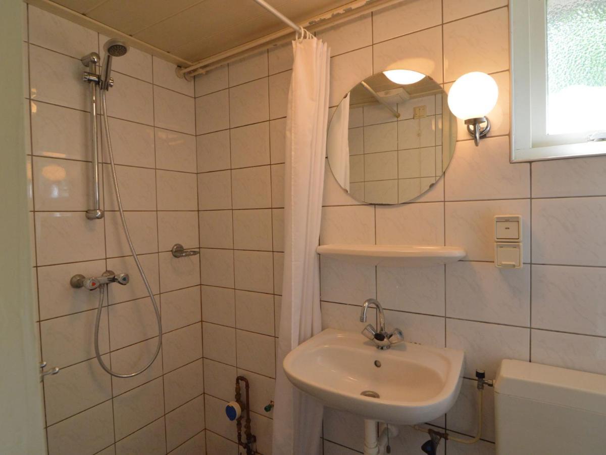 Detached Bungalow With Lovely Covered Terrace In A Nature Rich Holiday Park Stramproy 外观 照片