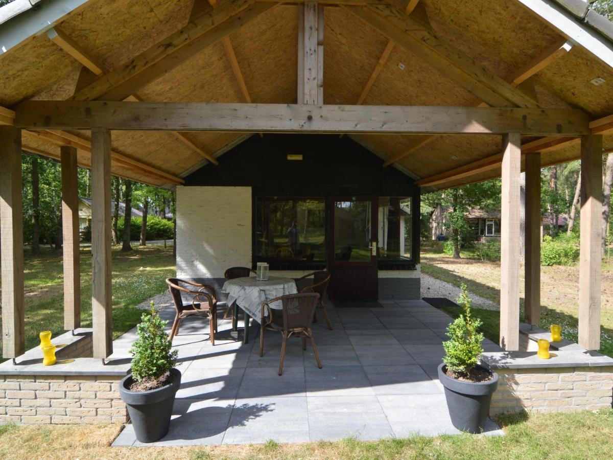 Detached Bungalow With Lovely Covered Terrace In A Nature Rich Holiday Park Stramproy 外观 照片