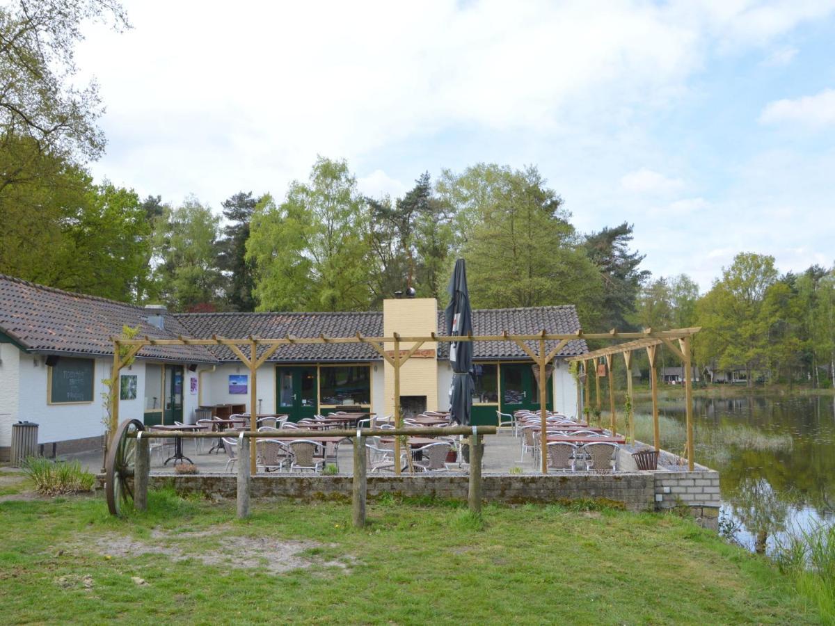 Detached Bungalow With Lovely Covered Terrace In A Nature Rich Holiday Park Stramproy 外观 照片