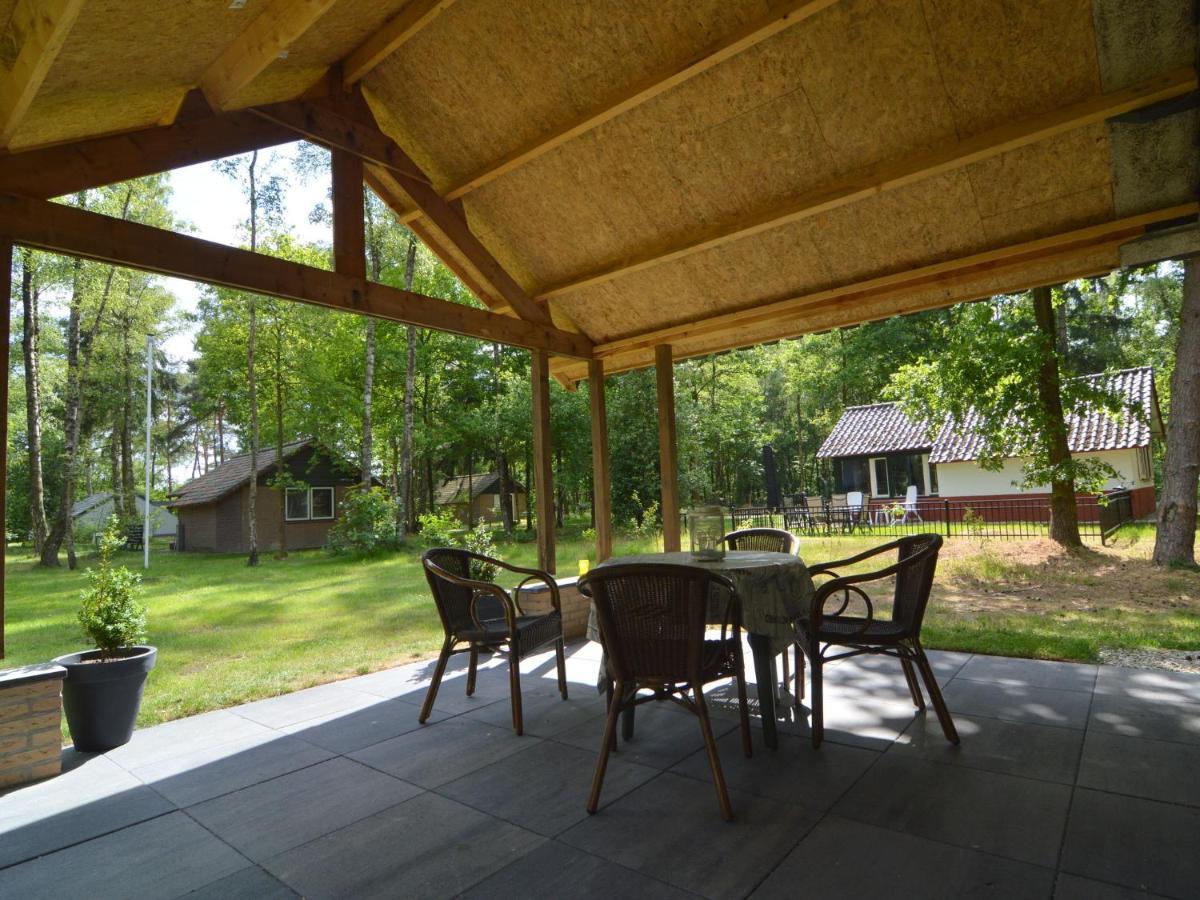 Detached Bungalow With Lovely Covered Terrace In A Nature Rich Holiday Park Stramproy 外观 照片