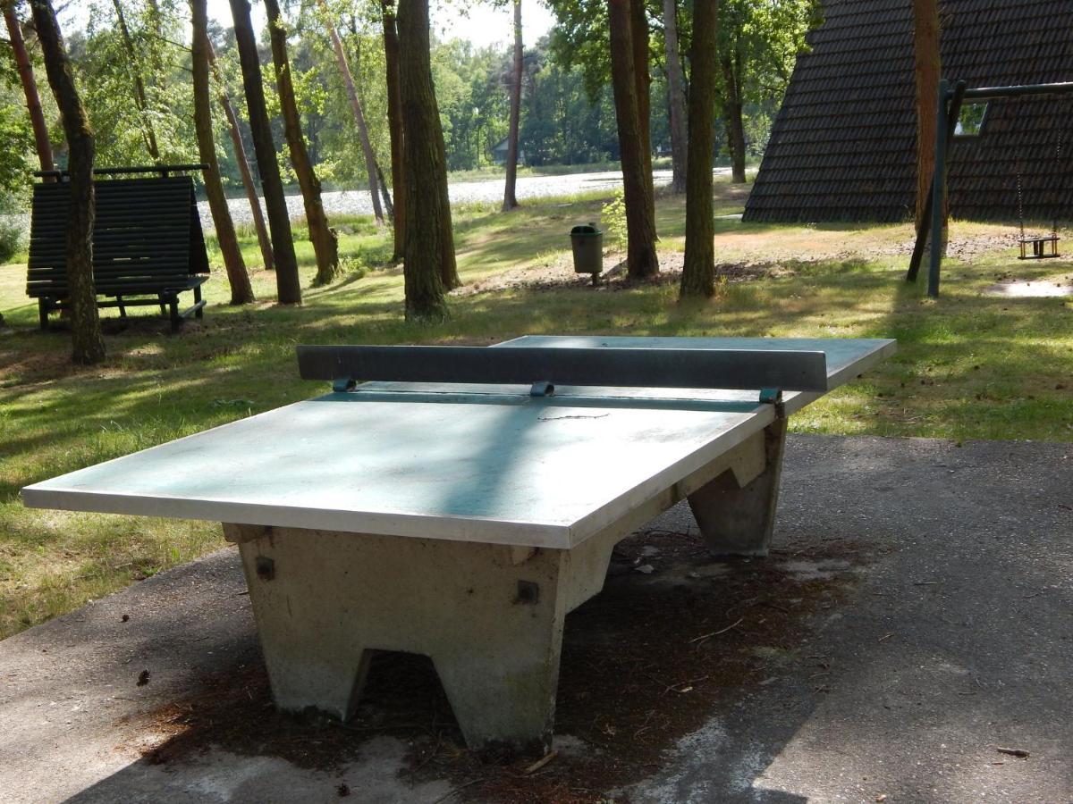 Detached Bungalow With Lovely Covered Terrace In A Nature Rich Holiday Park Stramproy 外观 照片