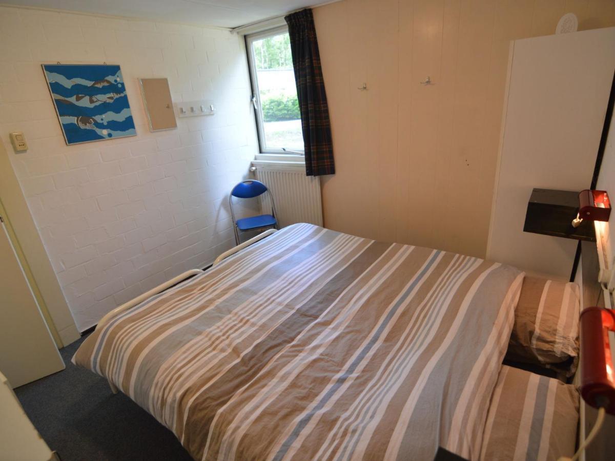 Detached Bungalow With Lovely Covered Terrace In A Nature Rich Holiday Park Stramproy 外观 照片